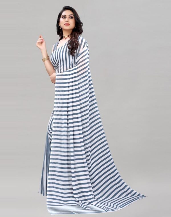 Grey Printed Saree - Image 2