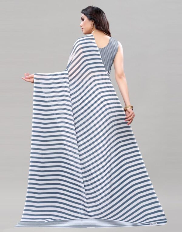 Grey Printed Saree - Image 5